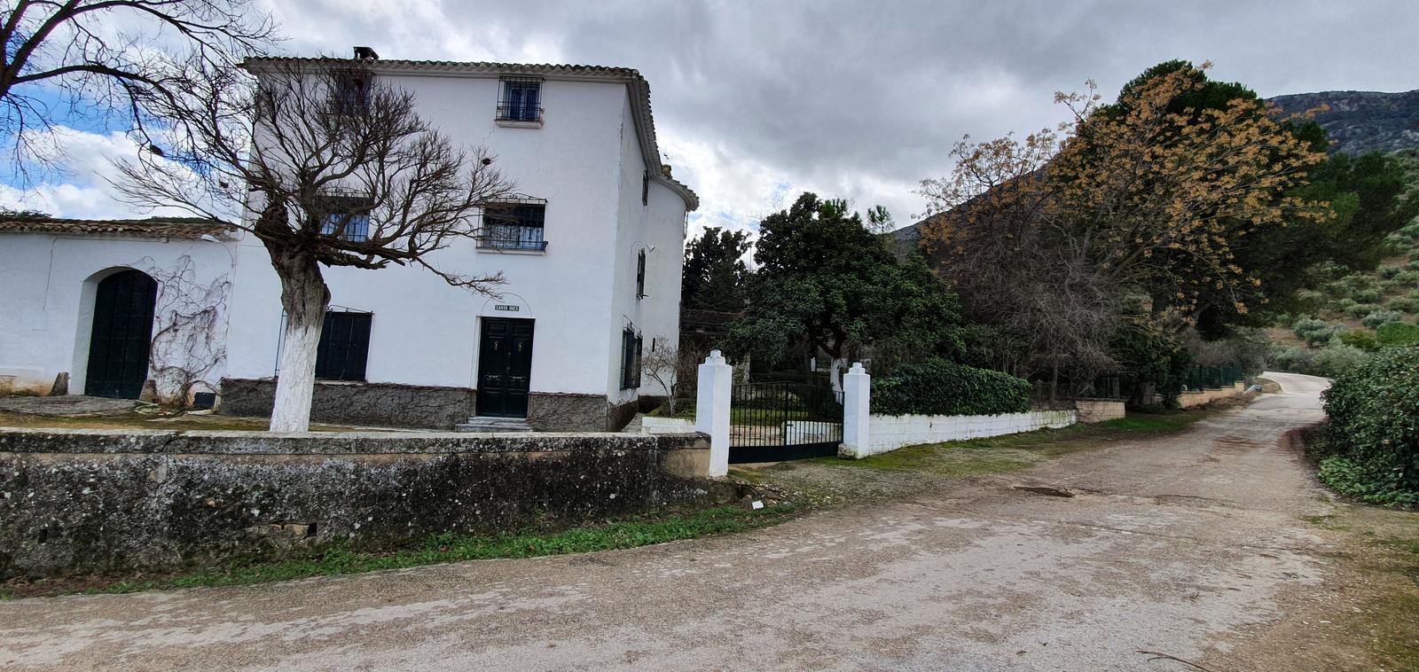 Cortijos, fuentes y manantiales