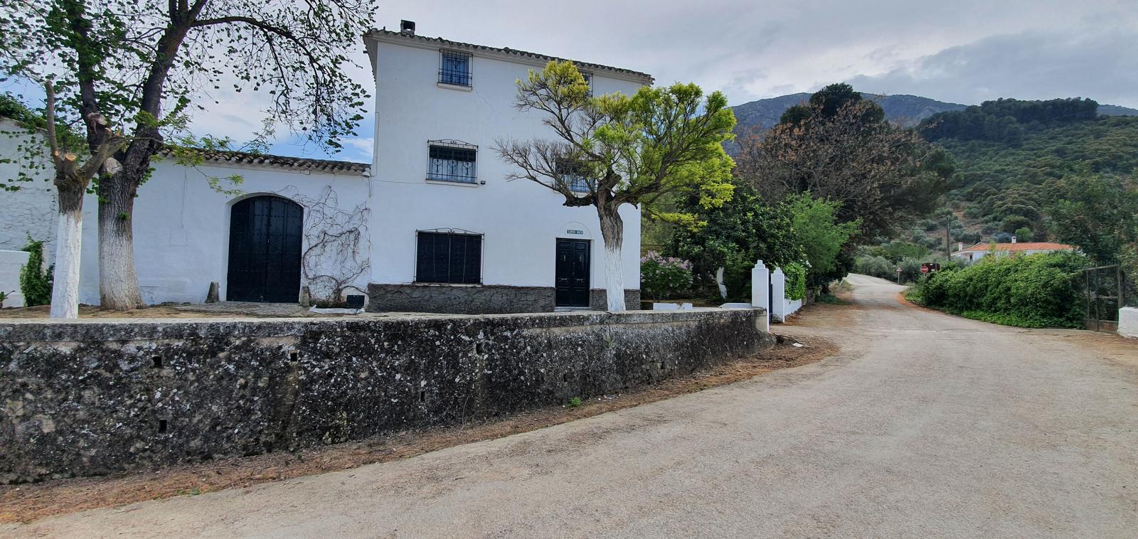 Las Casillas y venta de pantalones